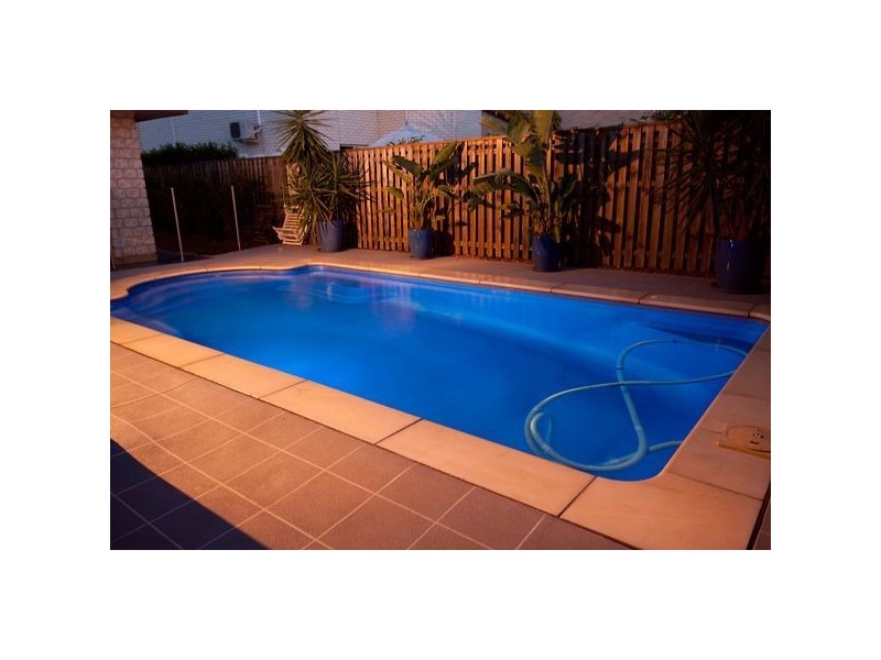 8 Tuscany Cl, Forest Lake QLD 4078