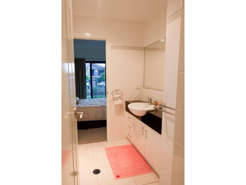 8 Tuscany Cl, Forest Lake QLD 4078