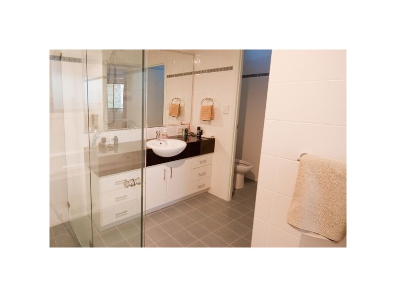 8 Tuscany Cl, Forest Lake QLD 4078