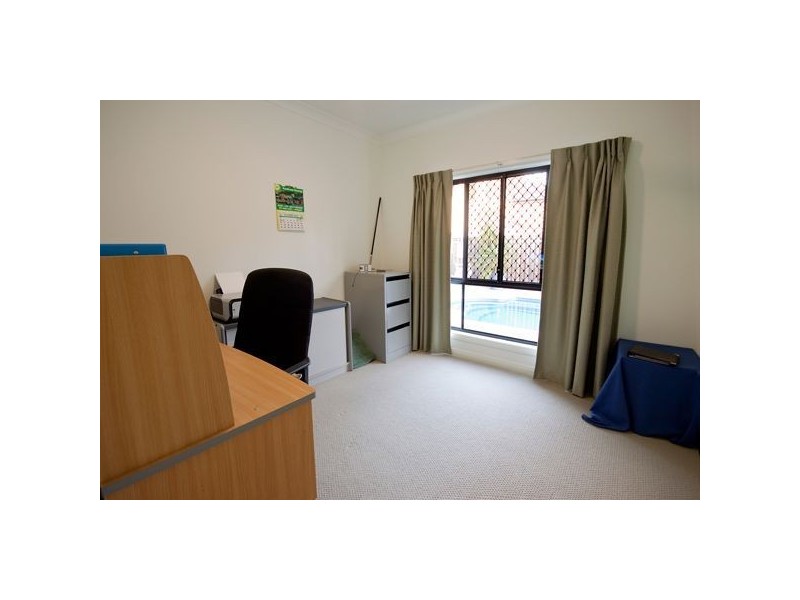 8 Tuscany Cl, Forest Lake QLD 4078