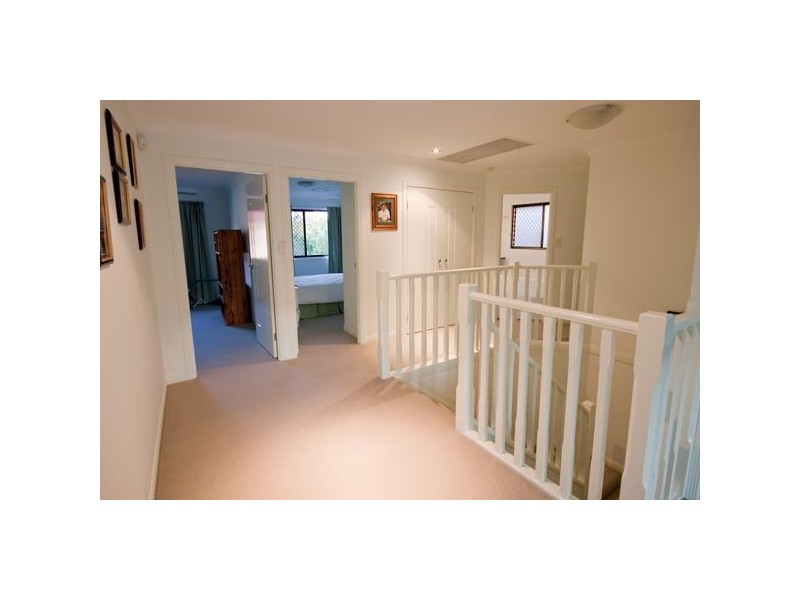 8 Tuscany Cl, Forest Lake QLD 4078