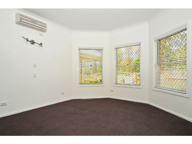 329 Blunder rd, Durack QLD 4077