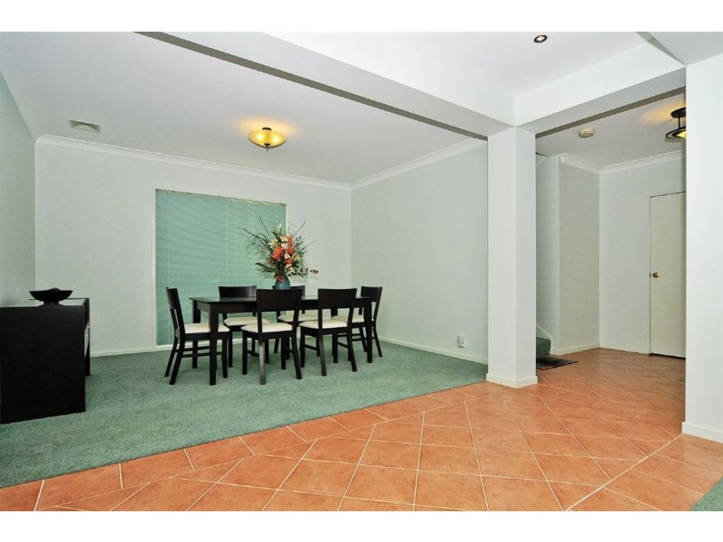 6 Templestowe Close, Forest Lake QLD 4078