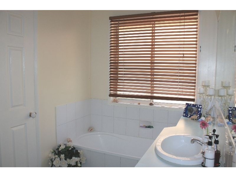 16 Phillip Street, Forest Lake QLD 4078