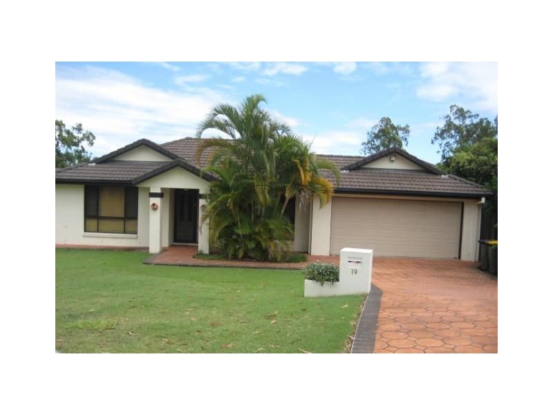 19 Benarkin Place, Forest Lake QLD 4078