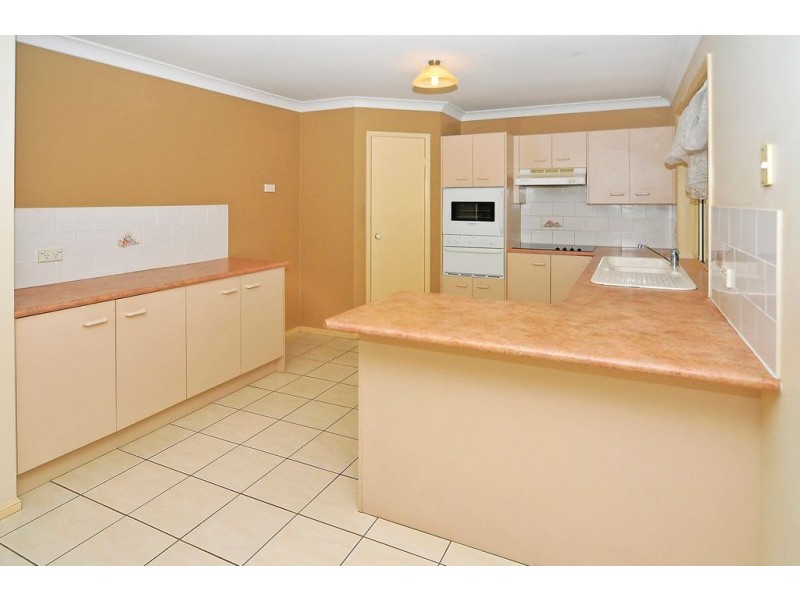 18 Augusta Cr, Forest Lake QLD 4078
