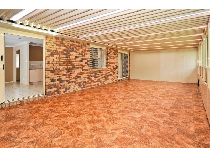 18 Augusta Cr, Forest Lake QLD 4078