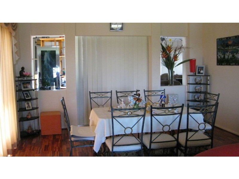 2 Highlands Tce, Springfield Lakes QLD 4300