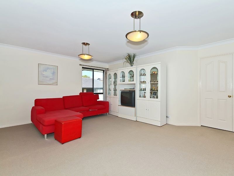 27 Gleneagles Crescent, Oxley QLD 4075