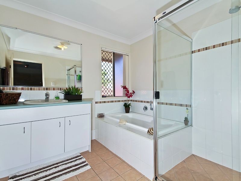 10 Eungella Terrace, Forest Lake QLD 4078