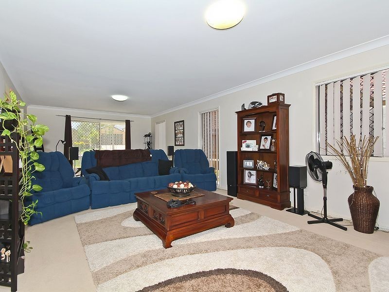 10 Eungella Terrace, Forest Lake QLD 4078