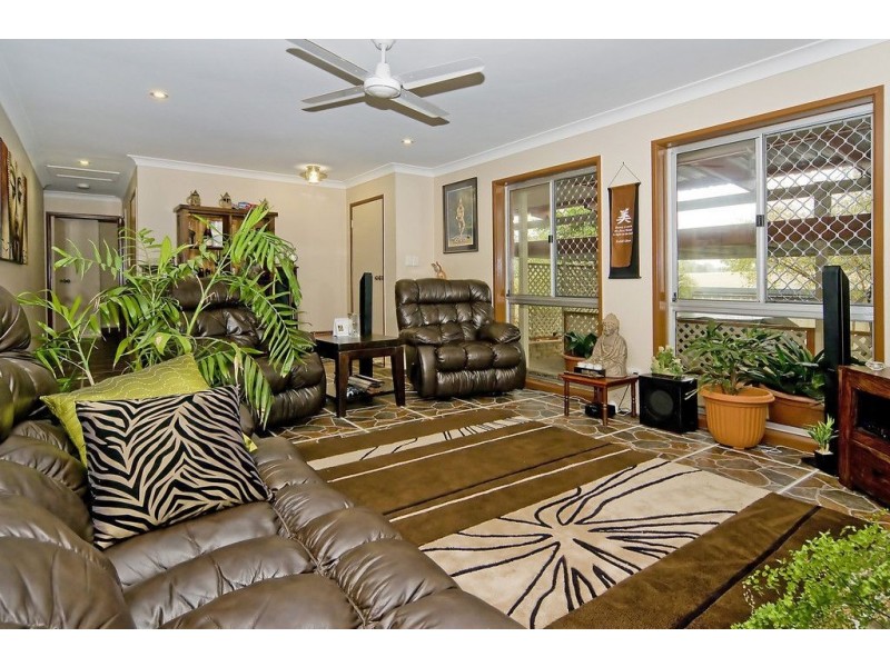 8 Dunsmure Close, Durack QLD 4077