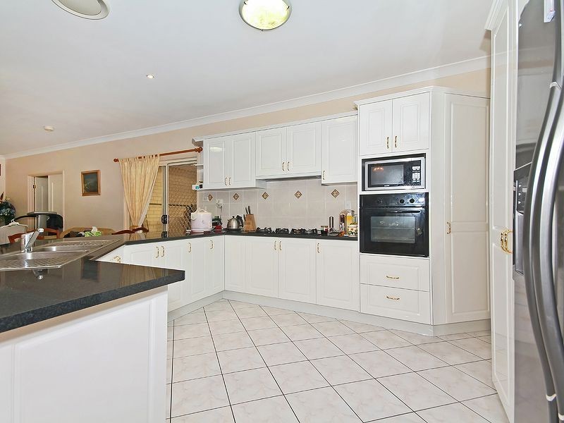 53 Gleneagles Cres, Oxley QLD 4075