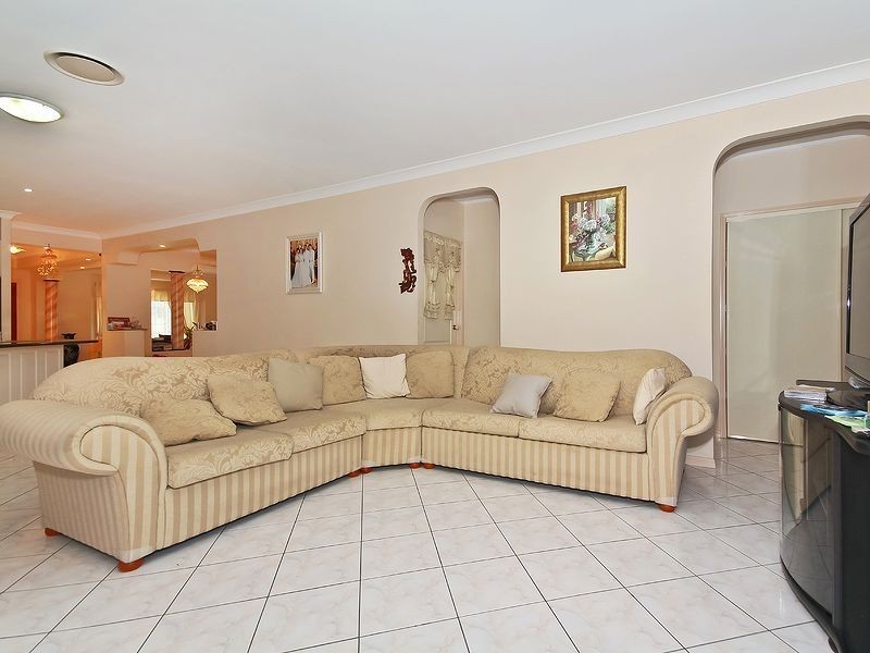 53 Gleneagles Cres, Oxley QLD 4075