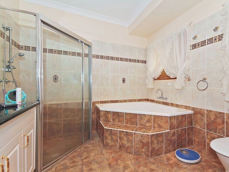 53 Gleneagles Cres, Oxley QLD 4075