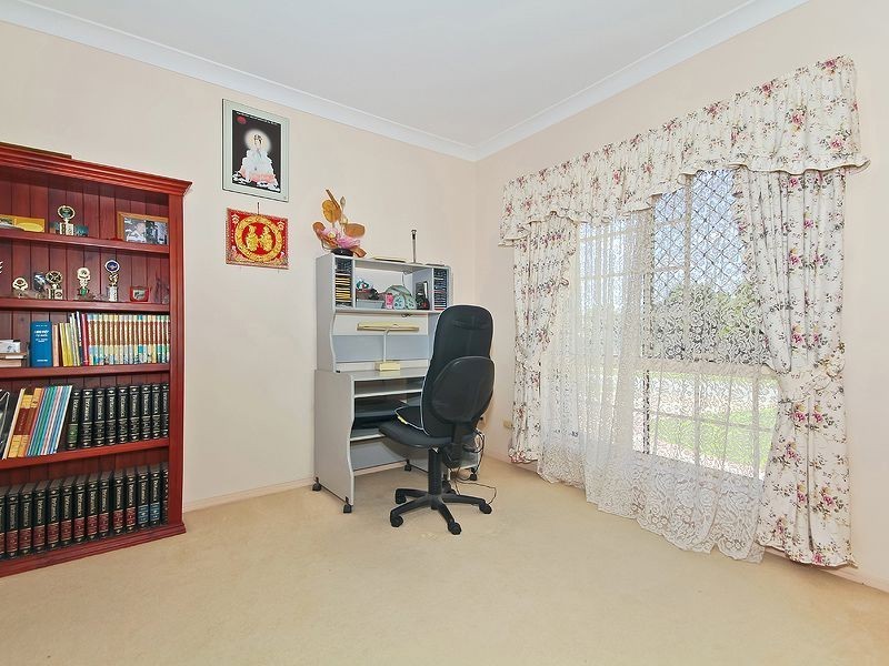 53 Gleneagles Cres, Oxley QLD 4075