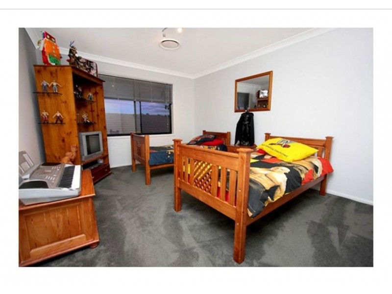 176 Lakeside Ave, Springfield Lakes QLD 4300