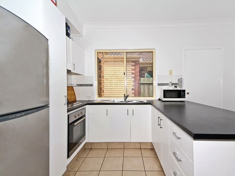 18 Oxley Place, Forest Lake QLD 4078