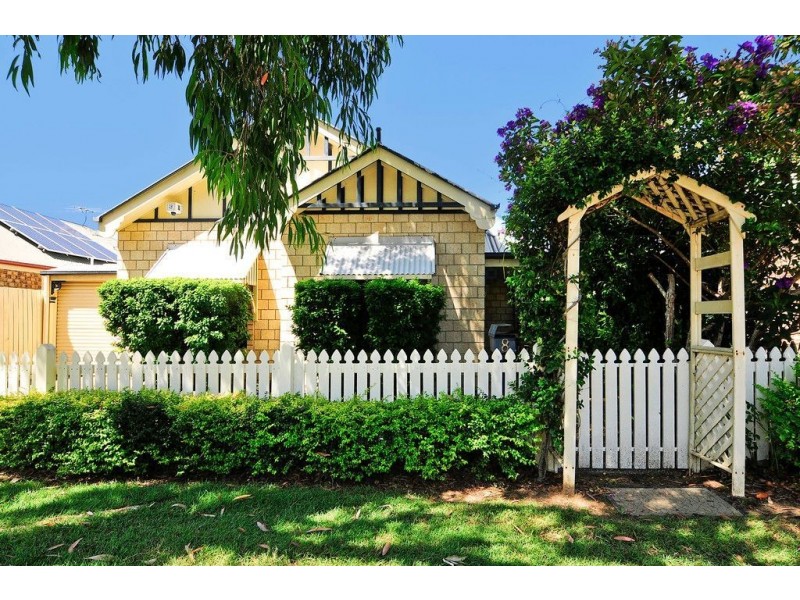 8 Belvedere Close, Forest Lake QLD 4078