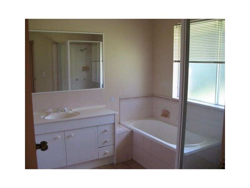 24 Evergreen Place, Forest Lake QLD 4078