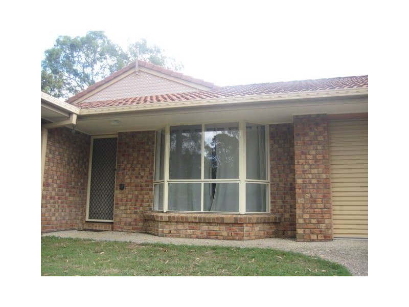 32 Cambridge Cr, Forest Lake QLD 4078