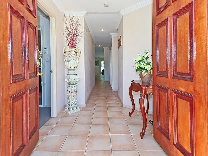 12 Crediton Place, Forest Lake QLD 4078