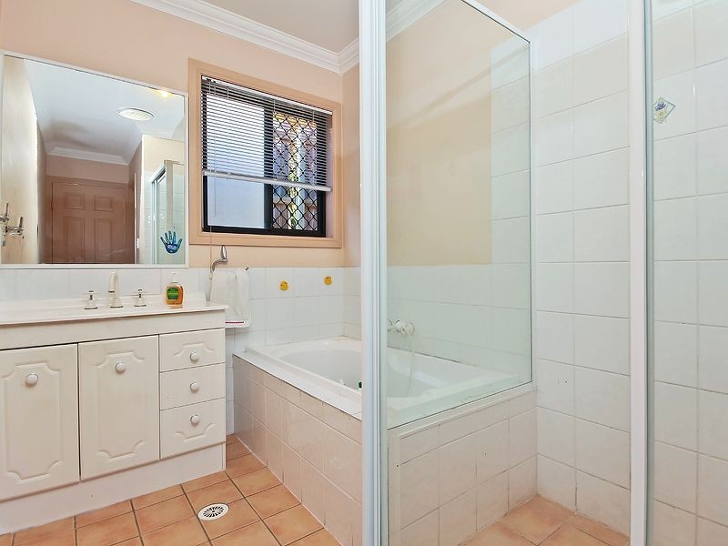 12 Crediton Place, Forest Lake QLD 4078