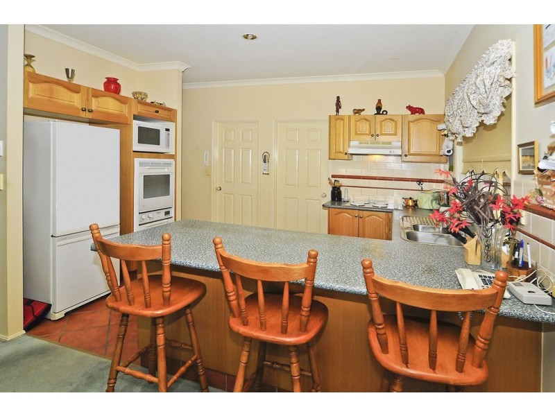 15 Murray Place, Forest Lake QLD 4078