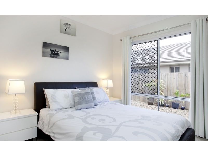 40 Bathersby Cr, Augustine Heights QLD 4300