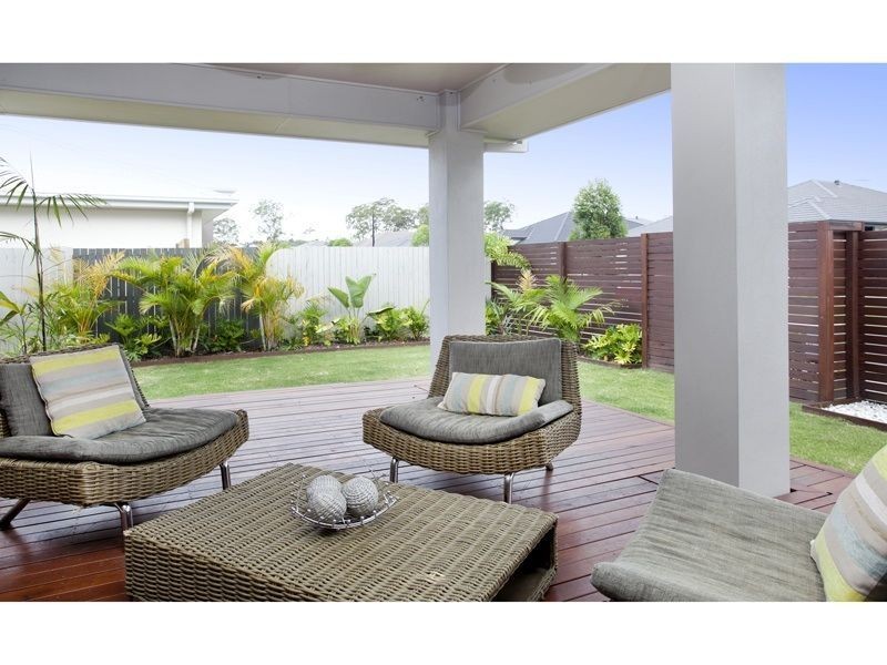 40 Bathersby Cr, Augustine Heights QLD 4300