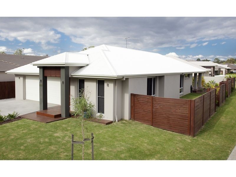 40 Bathersby Cr, Augustine Heights QLD 4300