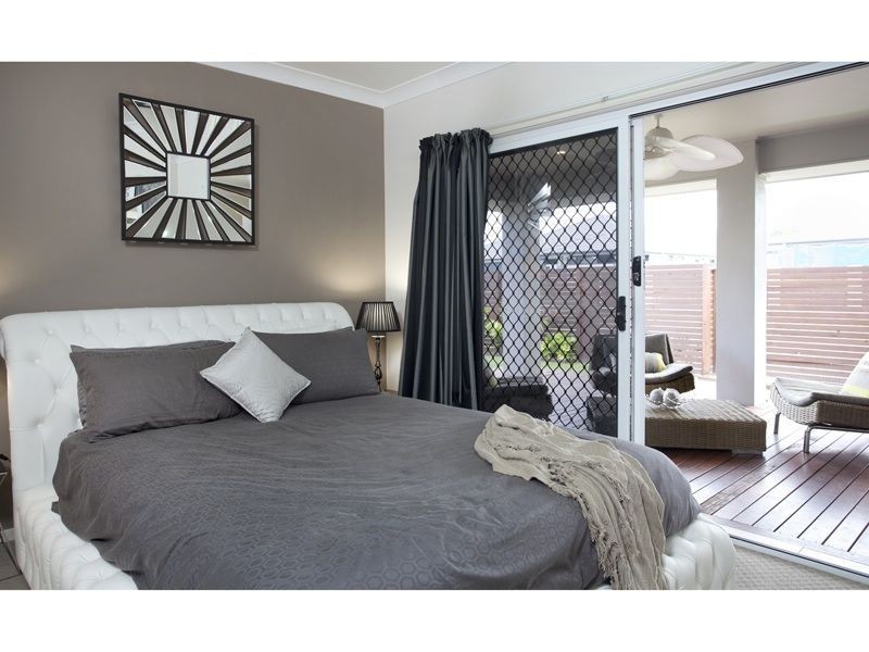 40 Bathersby Cr, Augustine Heights QLD 4300