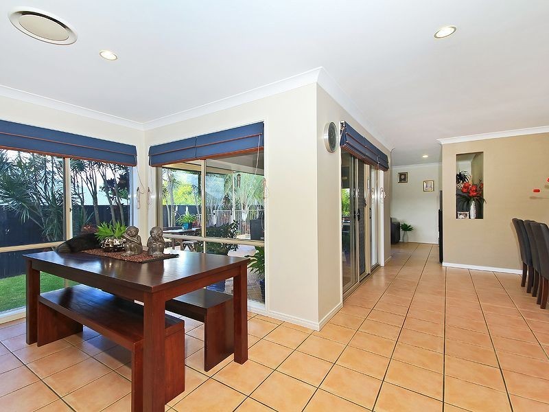 18 Gilberton Crescent, Forest Lake QLD 4078