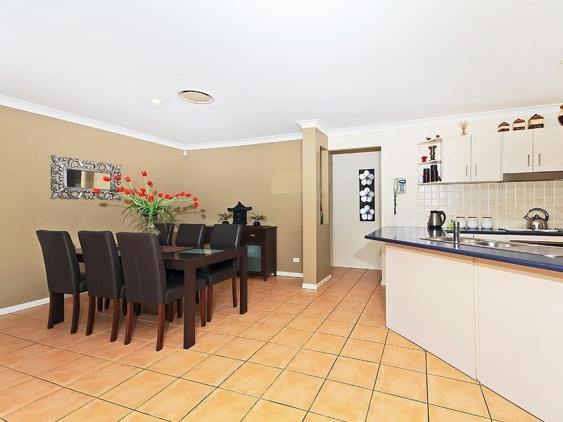 18 Gilberton Crescent, Forest Lake QLD 4078