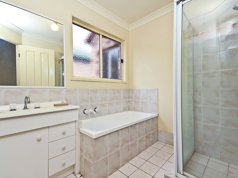 1 Toomba Place, Forest Lake QLD 4078