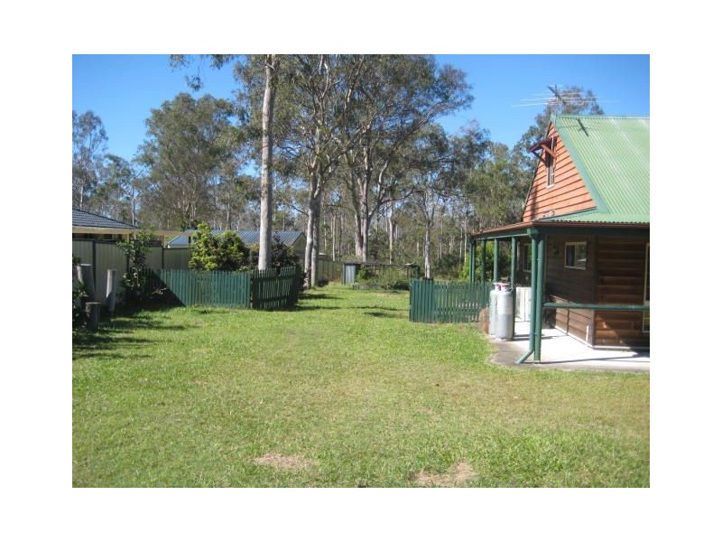 100 Merluna Road, Park Ridge South QLD 4125