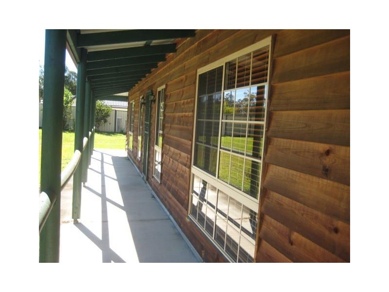 100 Merluna Road, Park Ridge South QLD 4125