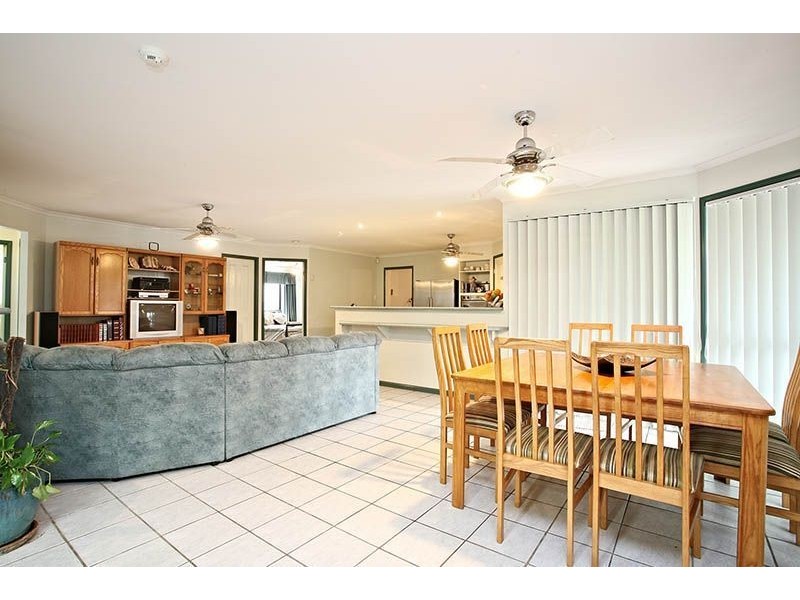 24 Regents Cct, Forest Lake QLD 4078