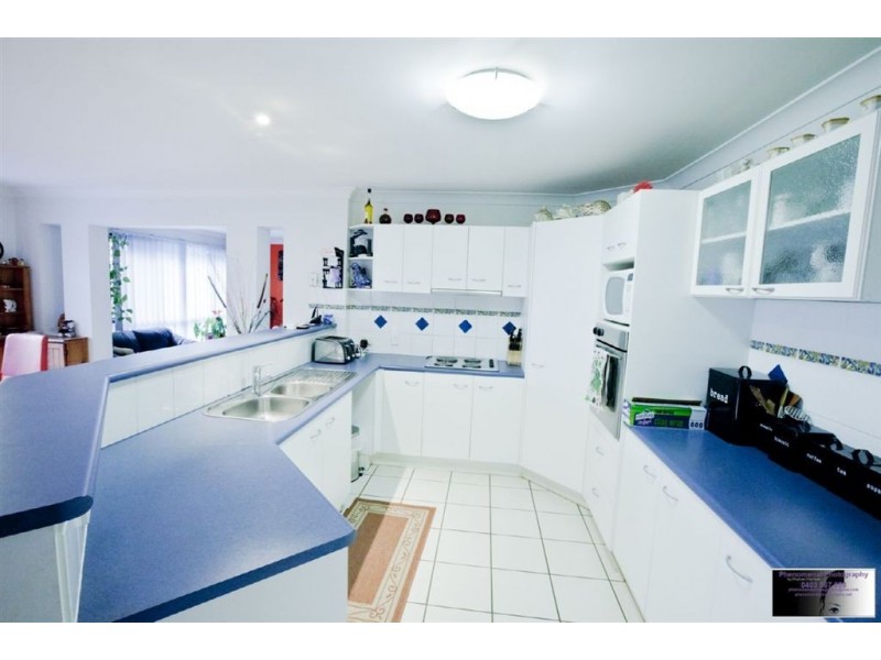 16 Leonie Place, Doolandella QLD 4077