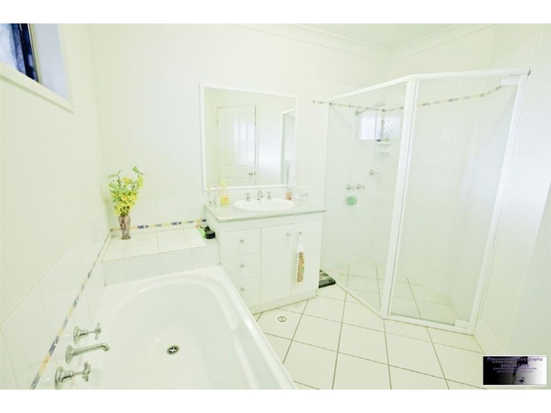 16 Leonie Place, Doolandella QLD 4077