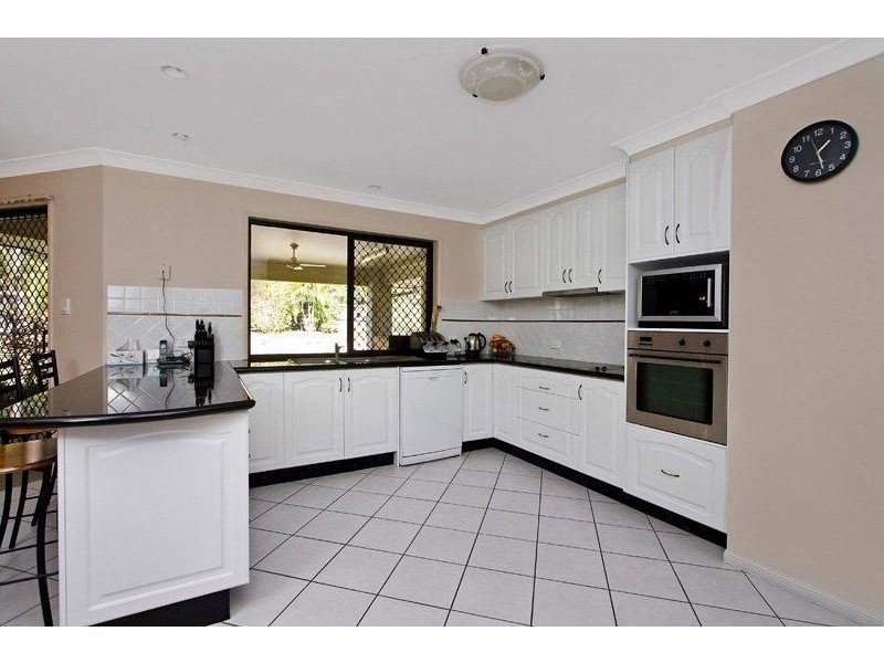 5 Paluna Place, Forest Lake QLD 4078