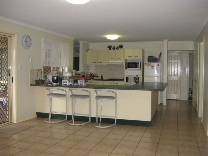 16 Cardwell St, Forest Lake QLD 4078