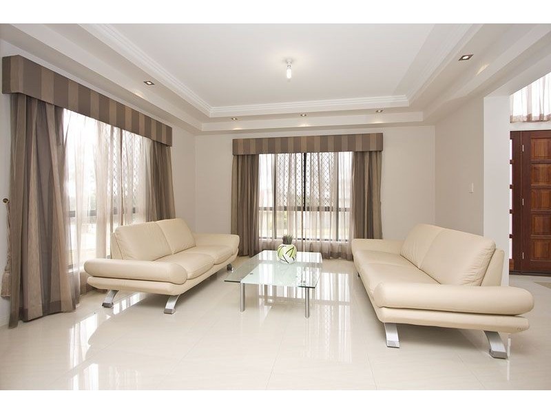 6 Cobourg St, Forest Lake QLD 4078