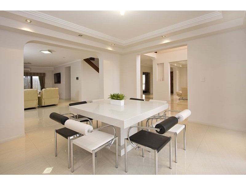 6 Cobourg St, Forest Lake QLD 4078