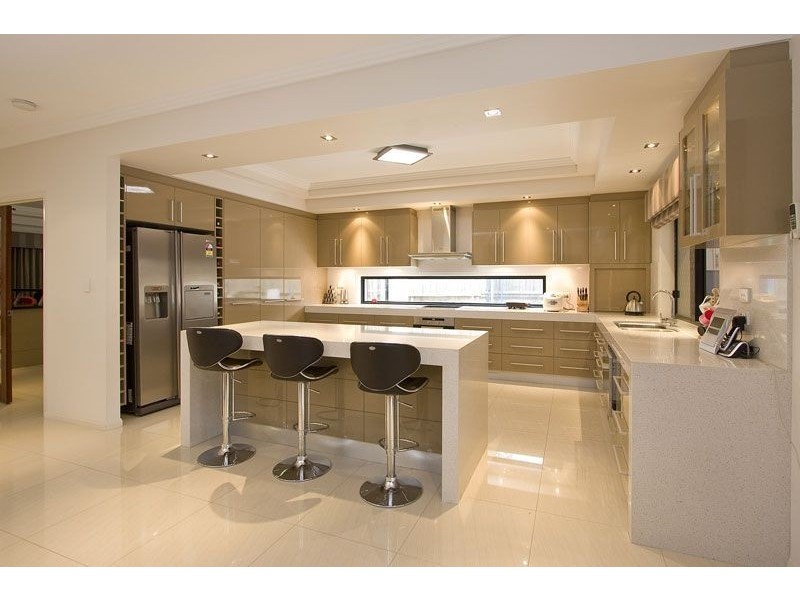 6 Cobourg St, Forest Lake QLD 4078