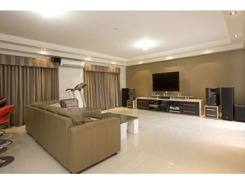 6 Cobourg St, Forest Lake QLD 4078