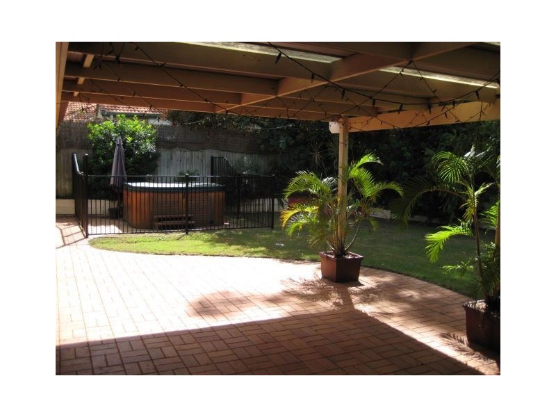 9 Hervey Place, Forest Lake QLD 4078