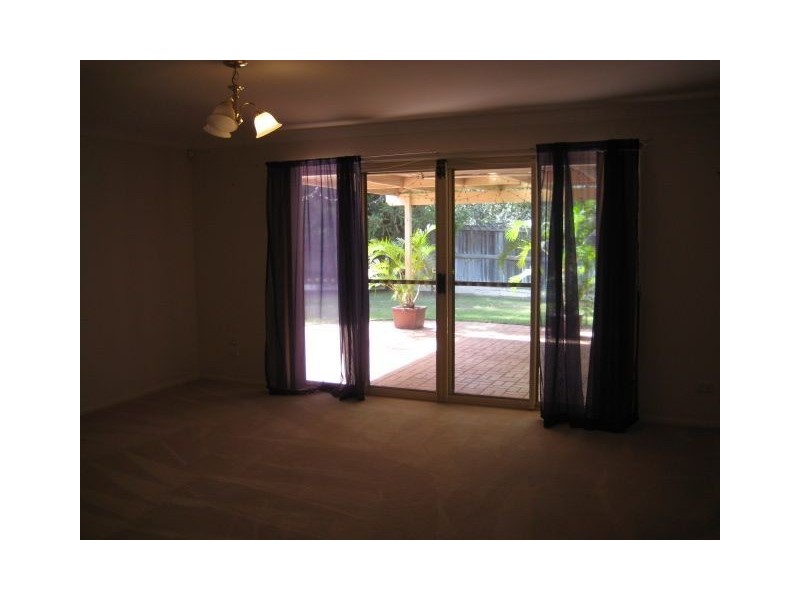 9 Hervey Place, Forest Lake QLD 4078