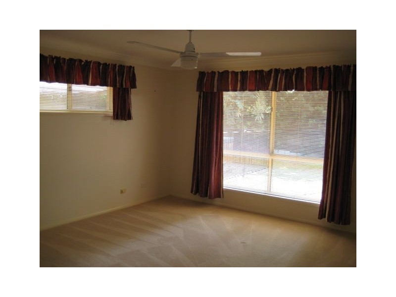 9 Hervey Place, Forest Lake QLD 4078