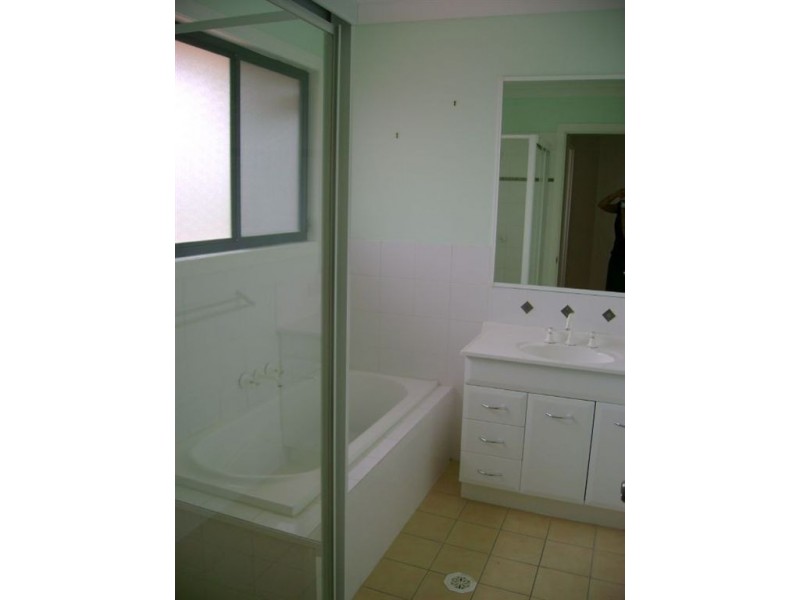 34 Mapleton Cres, Forest Lake QLD 4078